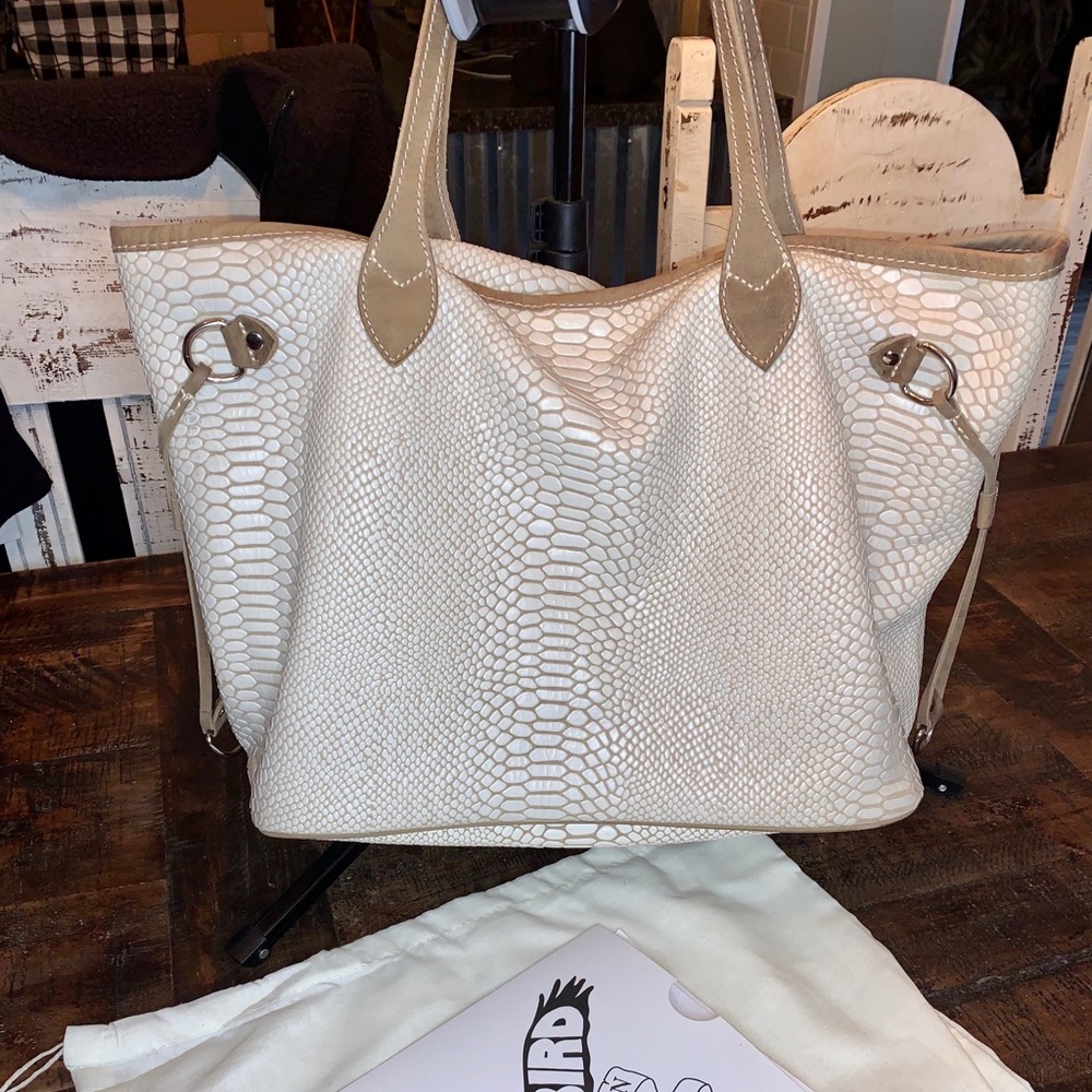 ❗️SOLD❗️FreeBird White Snakeskin Purse
